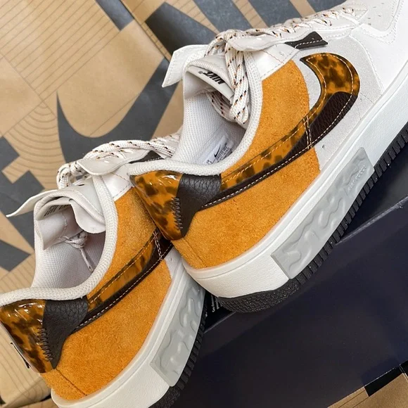 Nike Air Force 1 FONTANKA WMNS Phantom/Light Curry - Picture 15 of 16